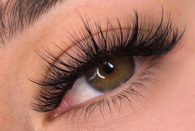 The Ultimate Guide to Wispy Lash Extensions: Styles, Trends, and Everything You Need to Know