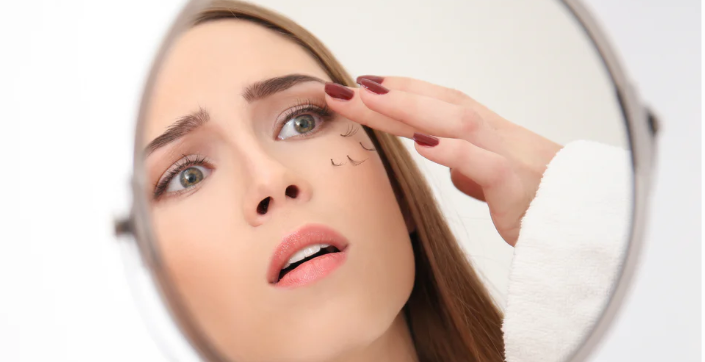 Why Your Lash Extensions Don’t Last (And How to Fix It)